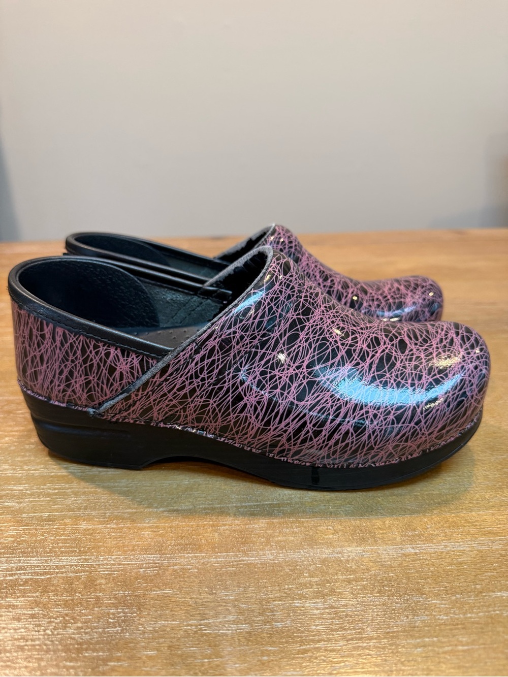 Dansko Women’s Professional Clog Pink Black Breast Cancer Awareness Sz 38